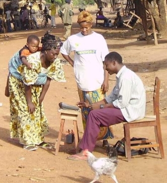 Un call box à la Burkinabè en zone rurale